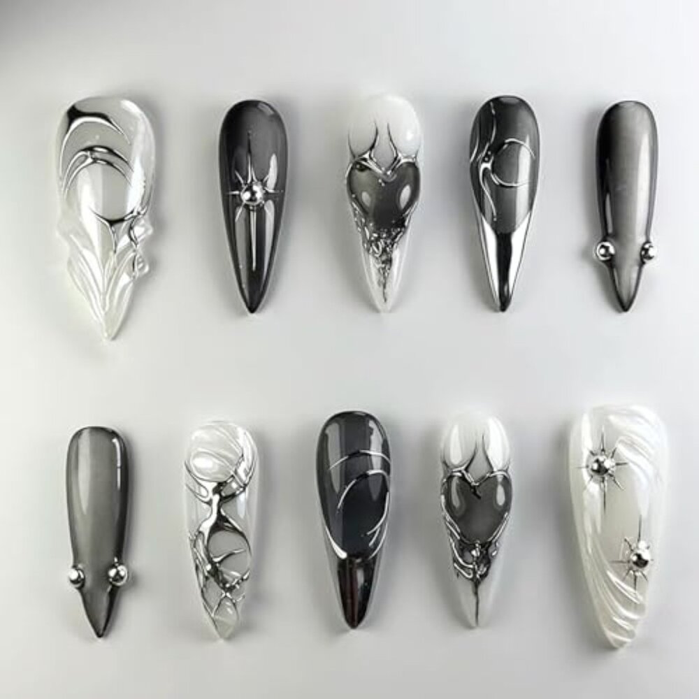 24Pcs Gothic Press On Nails Medium Almond Gel False Nails Silver Heart